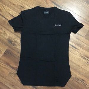 Black v-neck shirt